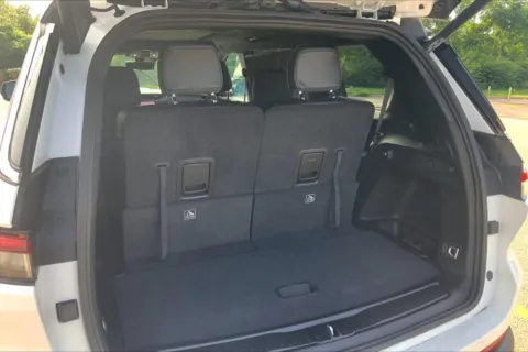 More photos of 2025 Jeep Grand Cherokee L Limited at Cable Dahmer Chrysler Dodge Jeep Ram of Kansas City, MO