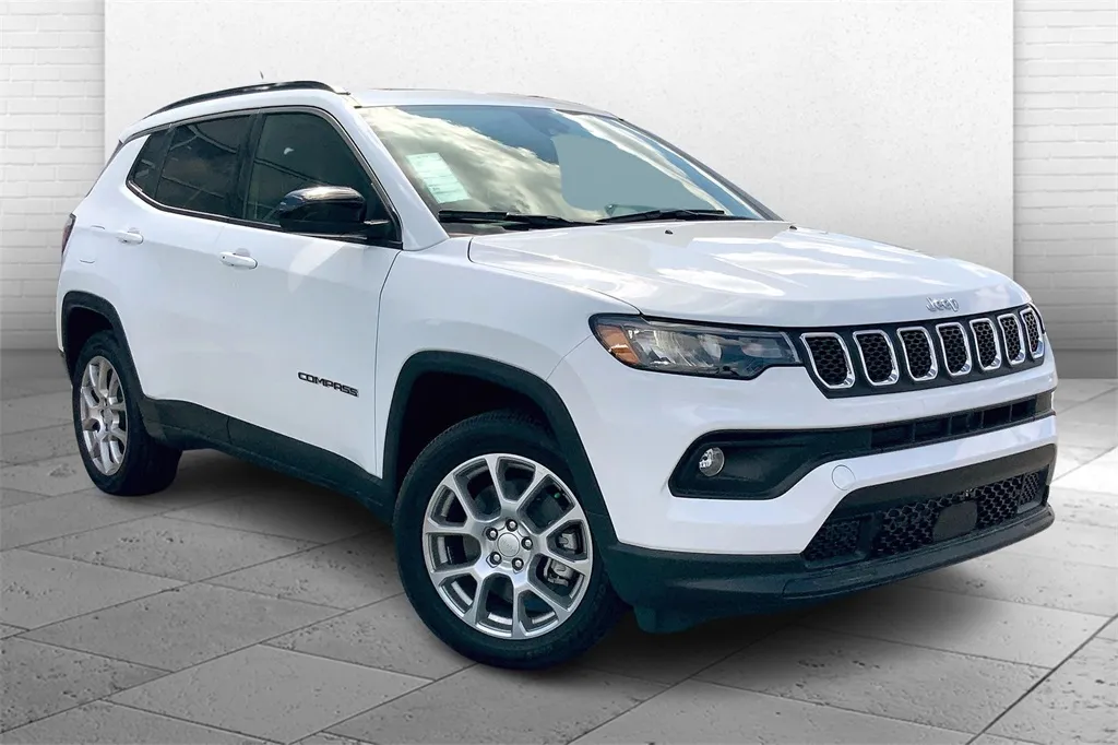 2024 Jeep Compass Latitude Lux for sale in Kansas City, MO
