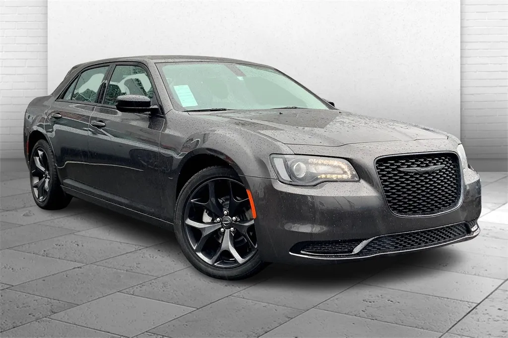 2023 Chrysler 300 Touring for sale in Kansas City, MO