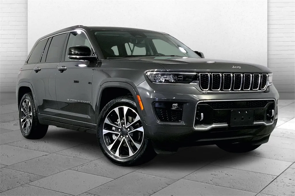2022 Jeep Grand Cherokee Overland for sale in Kansas City, MO