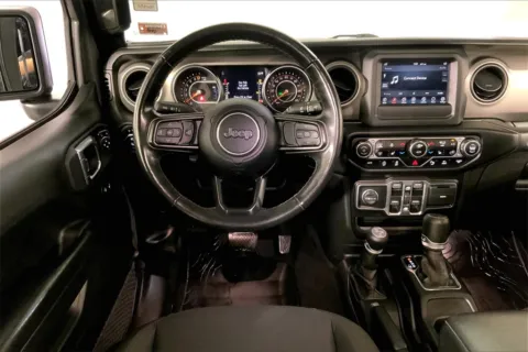 More photos of 2021 Jeep Gladiator Willys at Cable Dahmer Chrysler Dodge Jeep Ram of Kansas City, MO