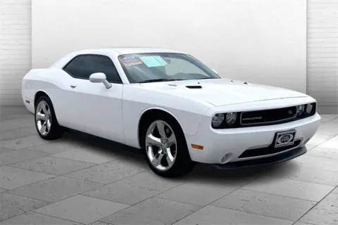 White 2013 Dodge Challenger R/T for sale in Kansas City, MO