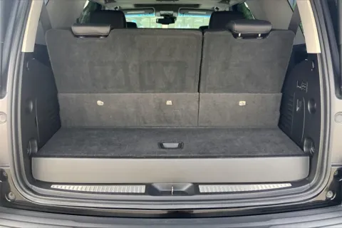 More photos of 2019 GMC Yukon SLT at Cable Dahmer Chrysler Dodge Jeep Ram of Kansas City, MO