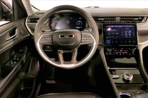 More photos of 2024 Jeep Grand Cherokee Limited at Cable Dahmer Chrysler Dodge Jeep Ram of Kansas City, MO