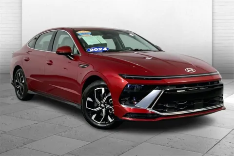 Red 2024 Hyundai Sonata SEL for sale in Kansas City, MO