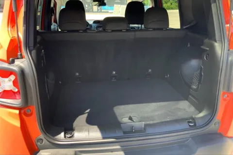 More photos of 2018 Jeep Renegade Latitude at Cable Dahmer Chrysler Dodge Jeep Ram of Kansas City, MO