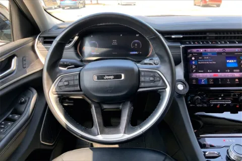More photos of 2021 Jeep Grand Cherokee L Limited at Cable Dahmer Chrysler Dodge Jeep Ram of Kansas City, MO