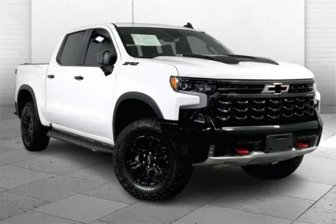 White 2023 Chevrolet Silverado 1500 ZR2 for sale in Kansas City, MO