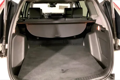 More photos of 2019 Honda CR-V Touring at Cable Dahmer Chrysler Dodge Jeep Ram of Kansas City, MO