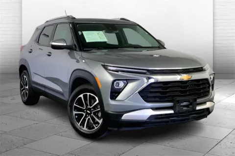 Gray 2024 Chevrolet TrailBlazer LT for sale in Kansas City, MO