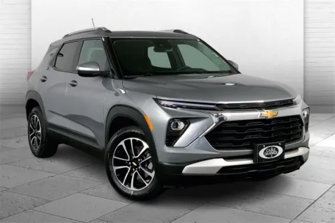Gray 2024 Chevrolet TrailBlazer LT for sale in Kansas City, MO