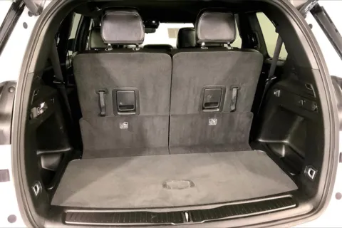 More photos of 2024 Jeep Grand Cherokee L Altitude at Cable Dahmer Chrysler Dodge Jeep Ram of Kansas City, MO