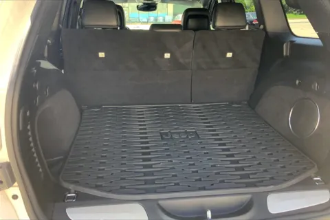 More photos of 2019 Jeep Grand Cherokee Overland at Cable Dahmer Chrysler Dodge Jeep Ram of Kansas City, MO