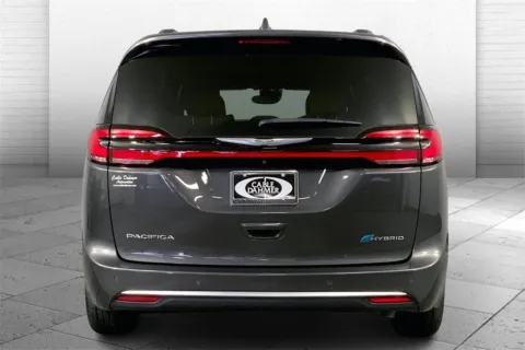 Another view of 2022 Chrysler Pacifica Hybrid Pinnacle for sale in Kansas City, MO at Cable Dahmer Chrysler Dodge Jeep Ram of Kansas City