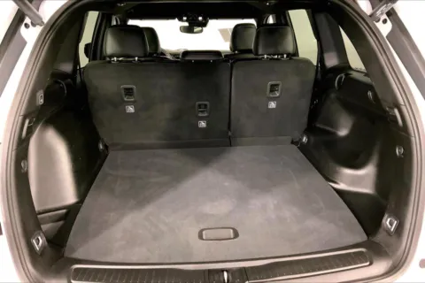 More photos of 2023 Jeep Grand Cherokee Altitude at Cable Dahmer Chrysler Dodge Jeep Ram of Kansas City, MO