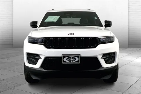 Photos of 2023 Jeep Grand Cherokee Altitude X for sale in Kansas City, MO at Cable Dahmer Chrysler Dodge Jeep Ram of Kansas City