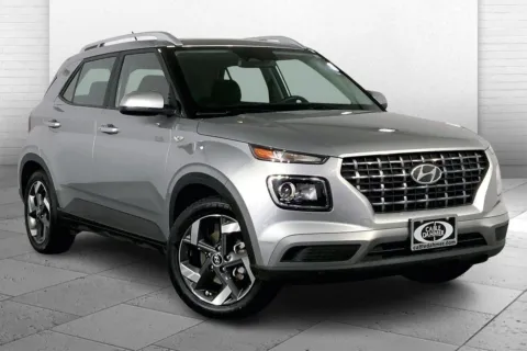 Silver 2024 Hyundai Venue SEL for sale in Kansas City, MO