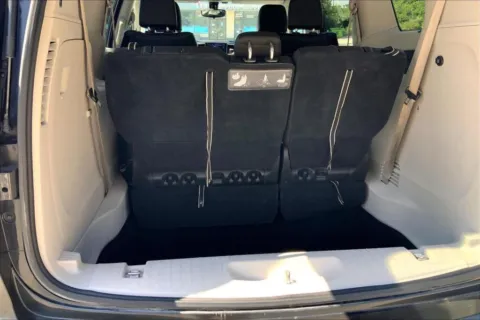 More photos of 2018 Chrysler Pacifica Touring L at Cable Dahmer Chrysler Dodge Jeep Ram of Kansas City, MO