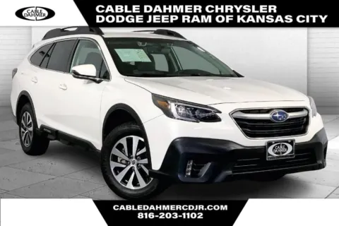 White 2022 Subaru Outback Premium for sale in Kansas City, MO