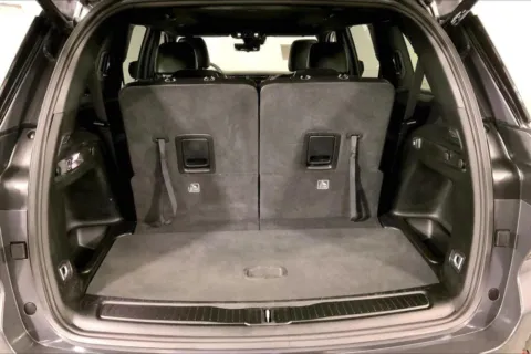 More photos of 2024 Jeep Grand Cherokee L Limited at Cable Dahmer Chrysler Dodge Jeep Ram of Kansas City, MO
