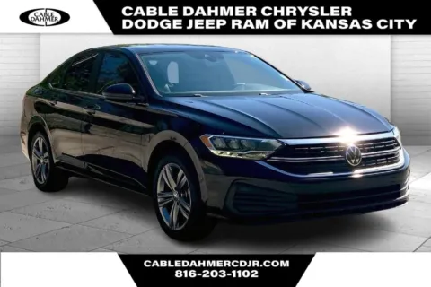 Black 2022 Volkswagen Jetta SE for sale in Kansas City, MO