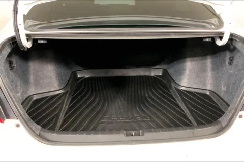 More photos of 2022 Honda Accord Touring at Cable Dahmer Chrysler Dodge Jeep Ram of Kansas City, MO