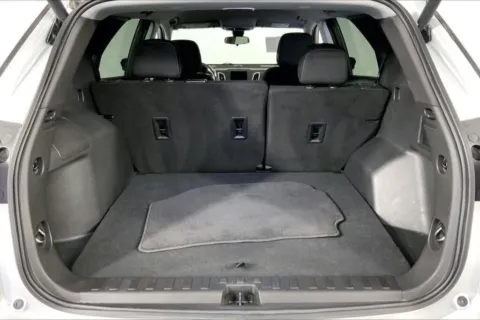 More photos of 2022 Chevrolet Equinox LT at Cable Dahmer Chrysler Dodge Jeep Ram of Kansas City, MO