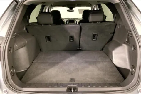 More photos of 2023 Chevrolet Equinox LT at Cable Dahmer Chrysler Dodge Jeep Ram of Kansas City, MO