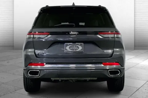 Another view of 2022 Jeep Grand Cherokee Overland 4x4 for sale in Kansas City, MO at Cable Dahmer Chrysler Dodge Jeep Ram of Kansas City