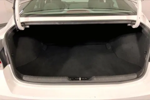 More photos of 2021 Hyundai ELANTRA SEL at Cable Dahmer Chrysler Dodge Jeep Ram of Kansas City, MO
