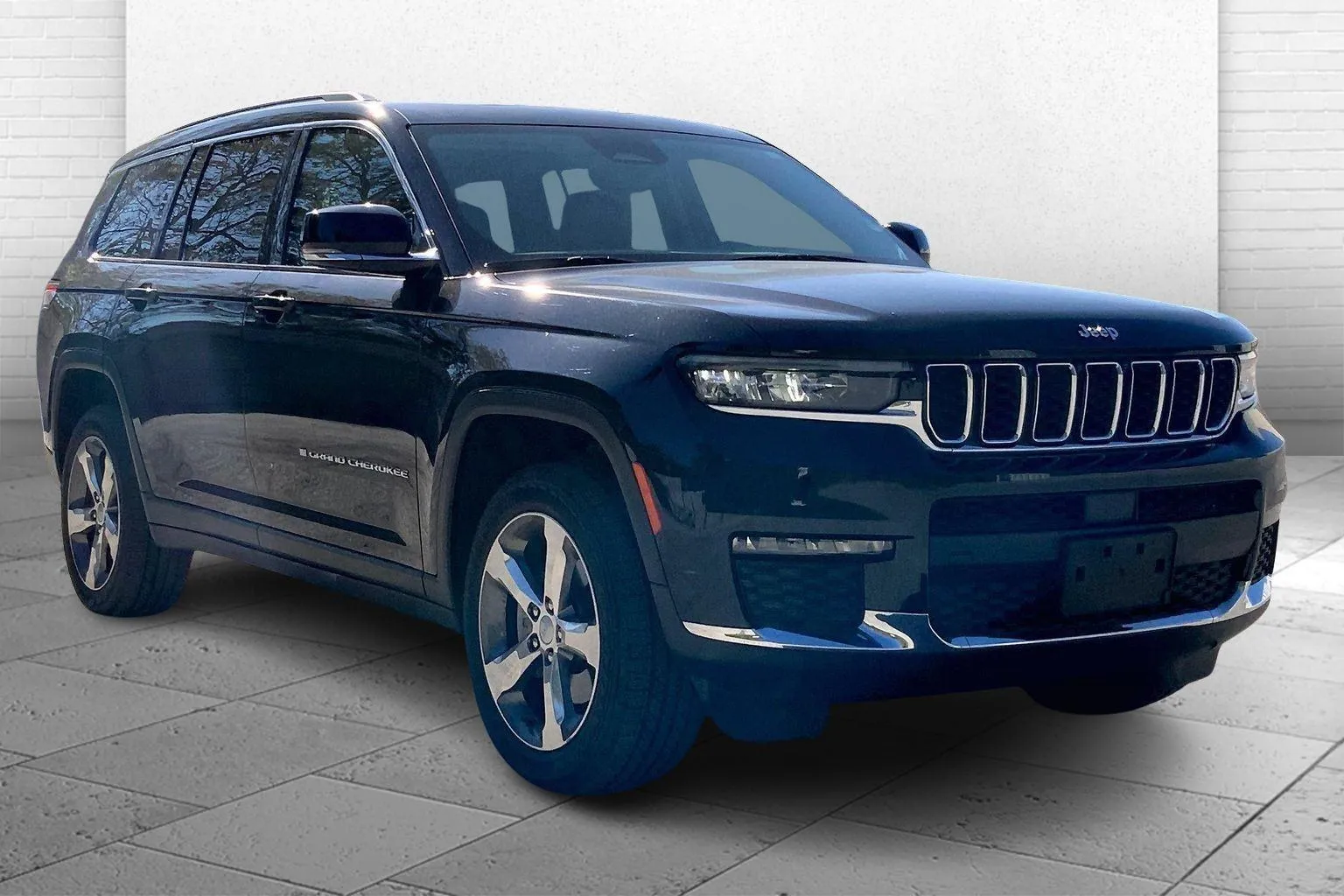 Black 2021 Jeep Grand Cherokee L Limited 4x4 for sale in Kansas City, MO