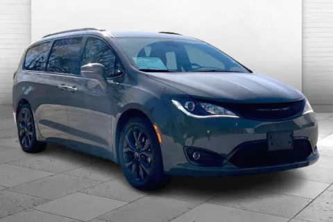 Gray 2020 Chrysler Pacifica Red S Edition for sale in Kansas City, MO