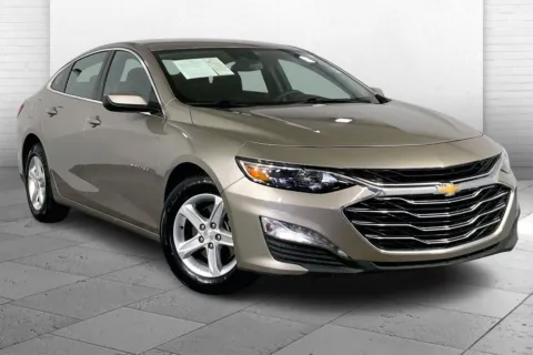 Gray 2024 Chevrolet Malibu FWD 1LT for sale in Kansas City, MO