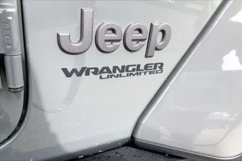 More photos of 2019 Jeep Wrangler Unlimited Moab 4x4 at Cable Dahmer Chrysler Dodge Jeep Ram of Kansas City, MO