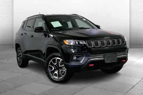Black 2024 Jeep Compass Trailhawk 4x4 for sale in Kansas City, MO