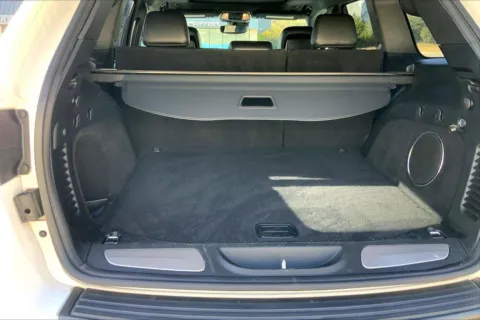 More photos of 2018 Jeep Grand Cherokee High Altitude 4x4 at Cable Dahmer Chrysler Dodge Jeep Ram of Kansas City, MO