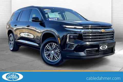 Black 2025 Chevrolet Traverse LT for sale in Independence, MO