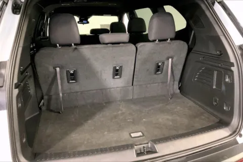 More photos of 2025 GMC Acadia Elevation at Cable Dahmer Chevrolet of Independence, MO