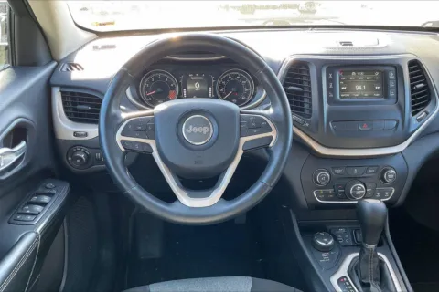 More photos of 2014 Jeep Cherokee Latitude at Cable Dahmer Chevrolet of Independence, MO