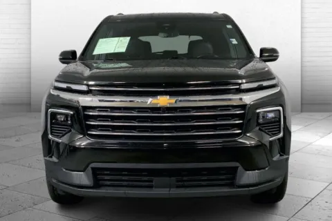 Photos of 2025 Chevrolet Traverse LT for sale in Independence, MO at Cable Dahmer Chevrolet of Independence