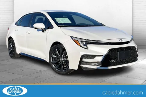 White 2024 Toyota Corolla SE for sale in Independence, MO