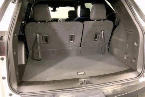More photos of 2023 Chevrolet Traverse LT Cloth at Cable Dahmer Chevrolet of Independence, MO