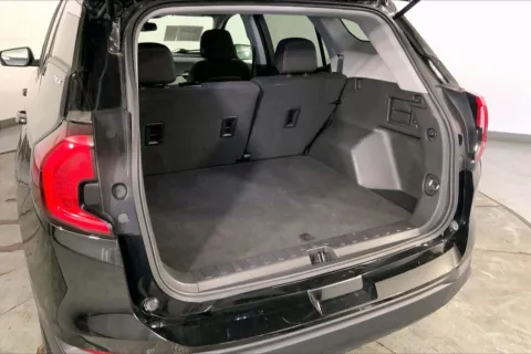 More photos of 2024 GMC Terrain SLE at Cable Dahmer Chevrolet of Independence, MO