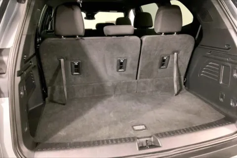 More photos of 2025 GMC Acadia Elevation at Cable Dahmer Chevrolet of Independence, MO