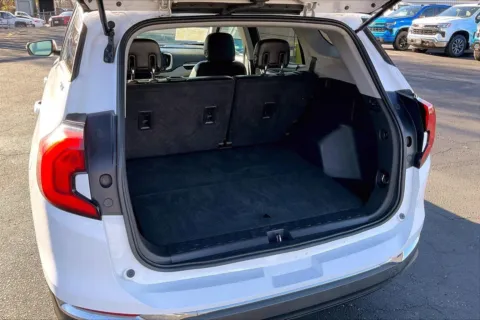 More photos of 2020 GMC Terrain SLT at Cable Dahmer Chevrolet of Independence, MO