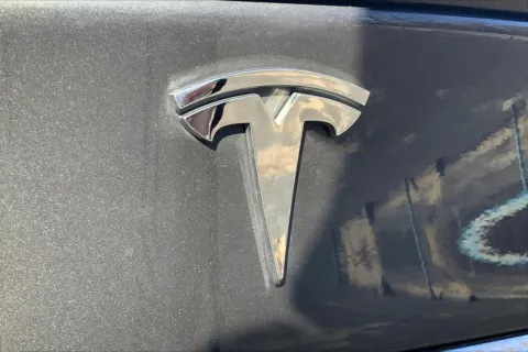 More photos of 2017 Tesla Model S 100D at Cable Dahmer Chevrolet of Independence, MO