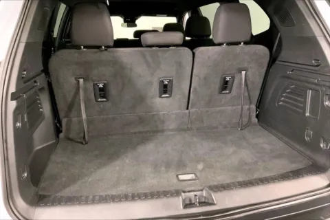 More photos of 2025 GMC Acadia Elevation at Cable Dahmer Chevrolet of Independence, MO