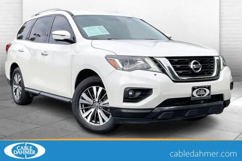 White 2018 Nissan Pathfinder SL for sale in Independence, MO