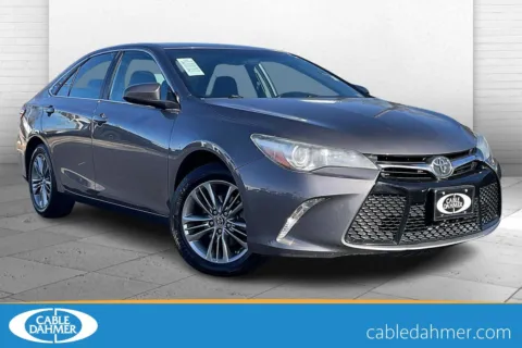 Gray 2017 Toyota Camry XLE for sale in Independence, MO