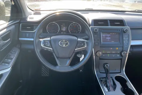 More photos of 2017 Toyota Camry XLE at Cable Dahmer Chevrolet of Independence, MO